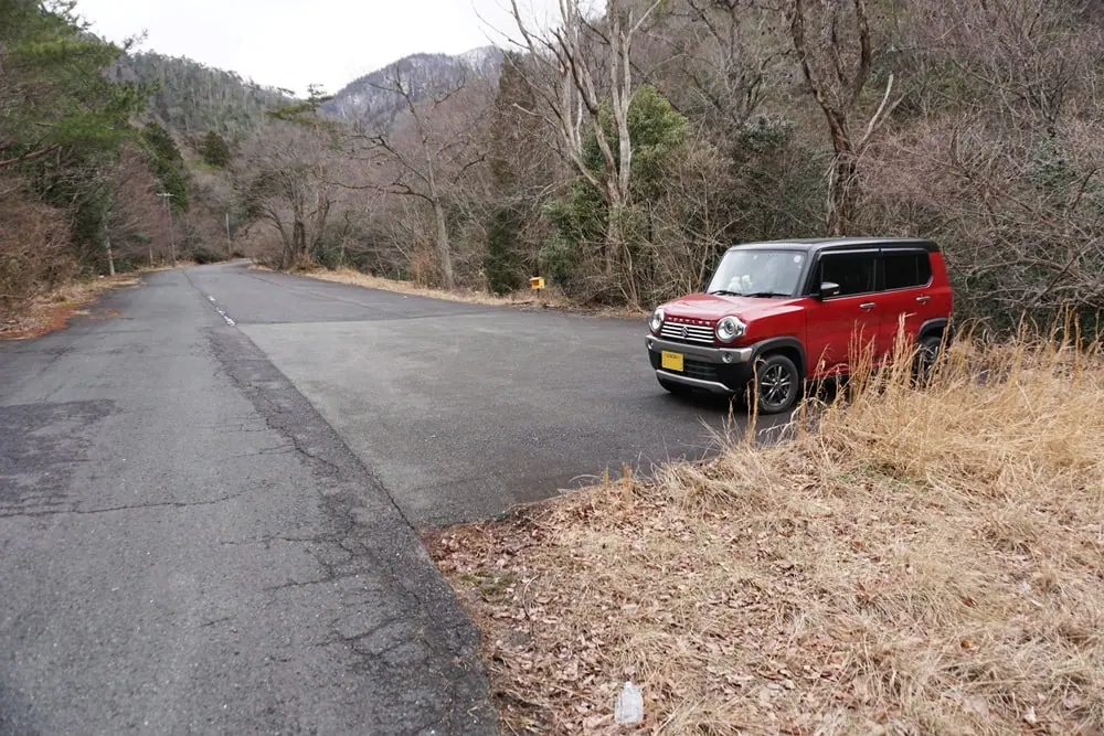 釈迦岳・イン谷口登山口付近の駐車場