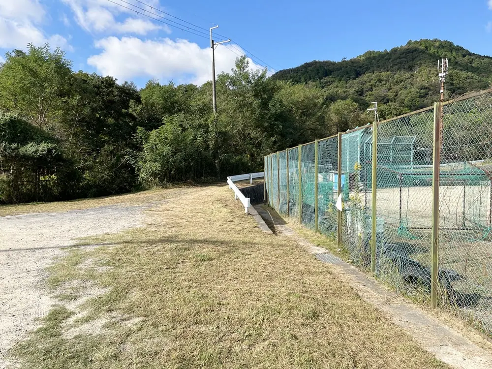 菩提寺山登山口へ続く道